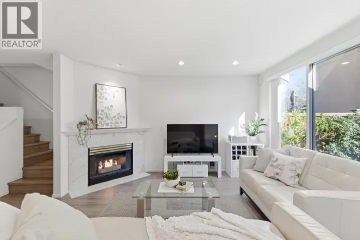 20 3428 ADANAC STREET, Vancouver, British Columbia V5K5H5