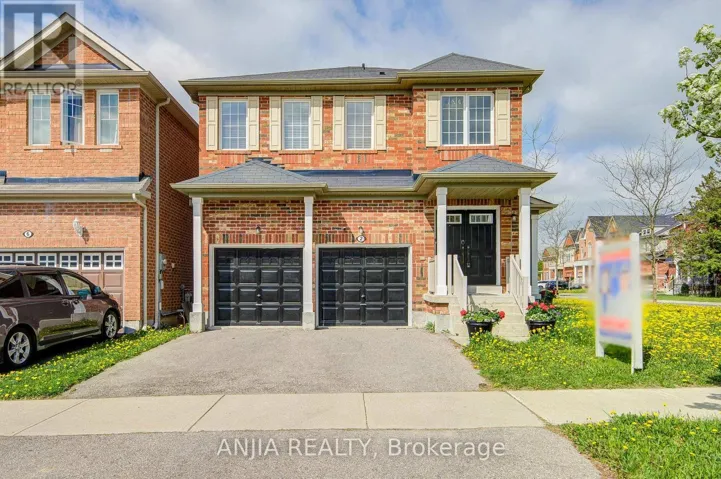 2 HORN STREET, Whitchurch-Stouffville (Stouffville), Ontario L4A0X9