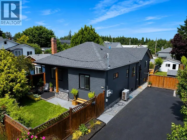 1246 ROY Rd, Saanich, British Columbia V8Z2X7