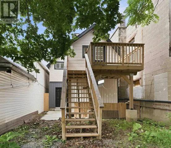 759 BARTON STREET E, Hamilton (Stipley), Ontario L8L3A9
