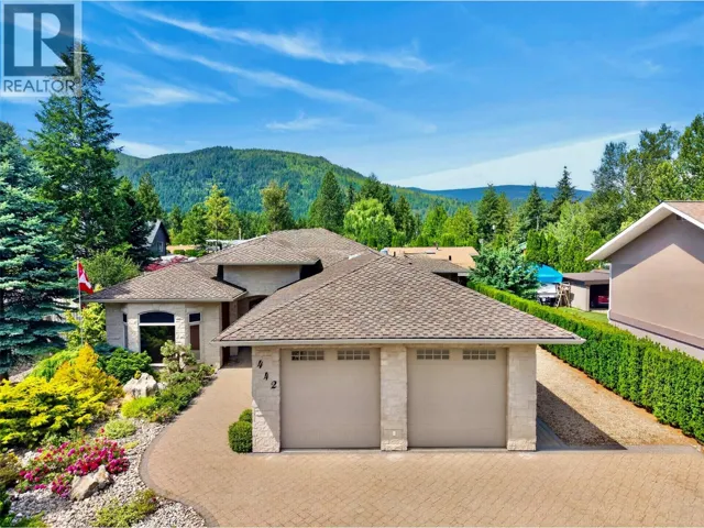 442 Cottonwood Avenue, Sicamous, British Columbia V0E2V1