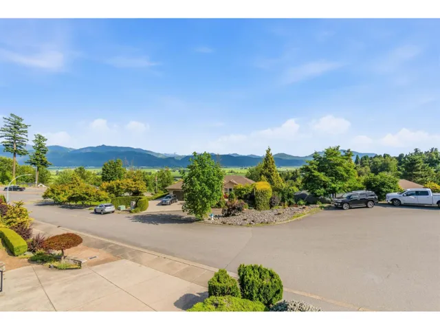 36021 SPYGLASS COURT, Abbotsford, British Columbia V3G2W7