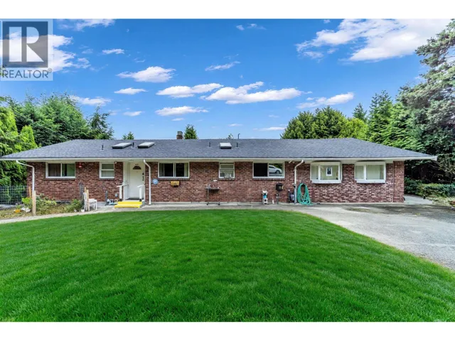 568 ST. GILES ROAD, West Vancouver, British Columbia V7S1L8