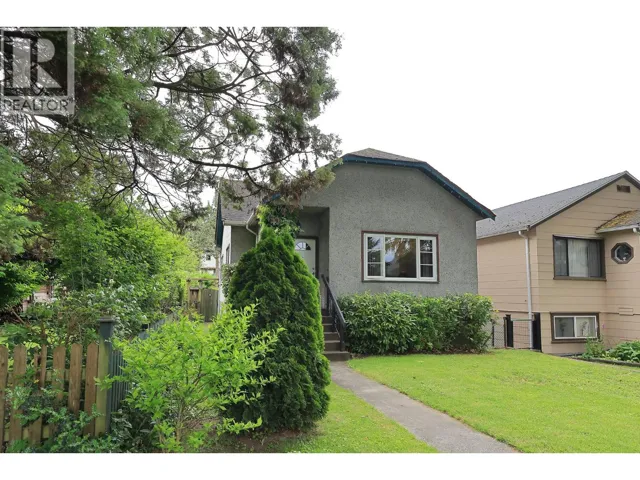 2546 ETON STREET, Vancouver, British Columbia V5K1J7