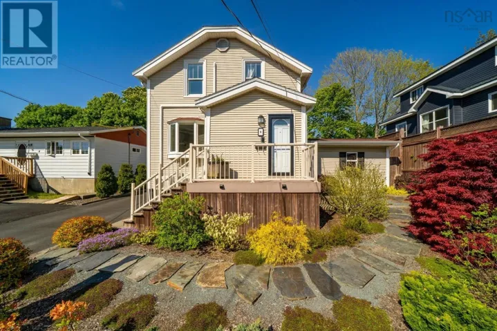 8 Eaton Avenue, Dartmouth, Nova Scotia B2Y2X5