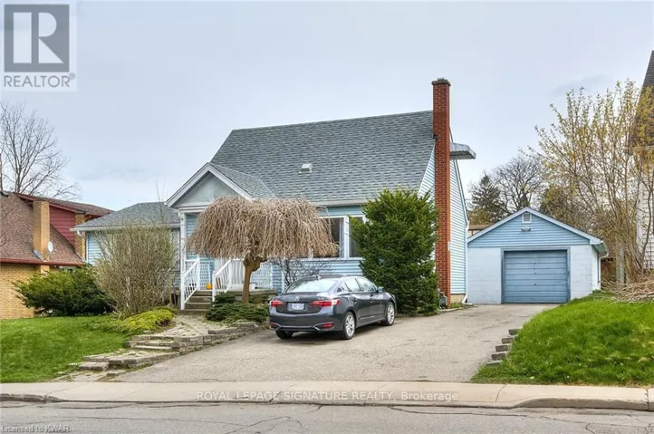 B - 29 MARSHALL STREET, Waterloo, Ontario N2J2T3