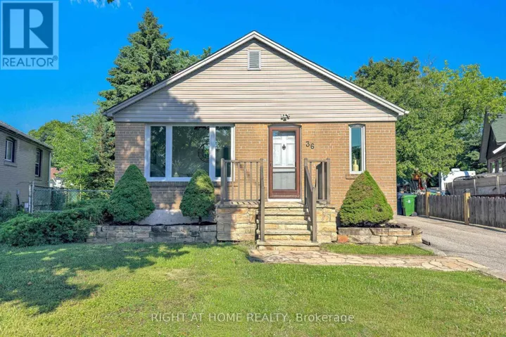 36 HUNTSMOOR AVENUE, Toronto (Elms-Old Rexdale), Ontario M9W3R5