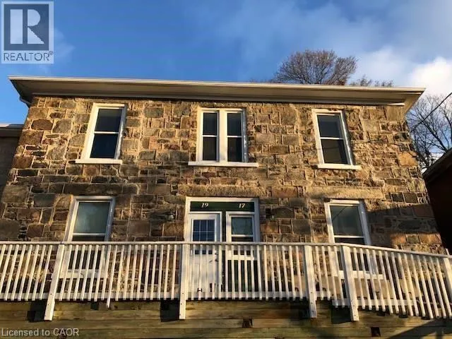 17 SHADE Street Unit# A, Cambridge, Ontario N1R4J6