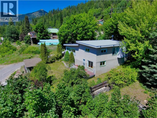1603 HARASIN Alley, Rossland, British Columbia V0G1Y0