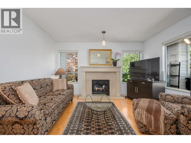 212 910 W 8TH AVENUE, Vancouver, British Columbia V5Z1E5
