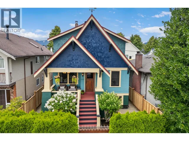 3183 ADANAC STREET, Vancouver, British Columbia V5K2N8