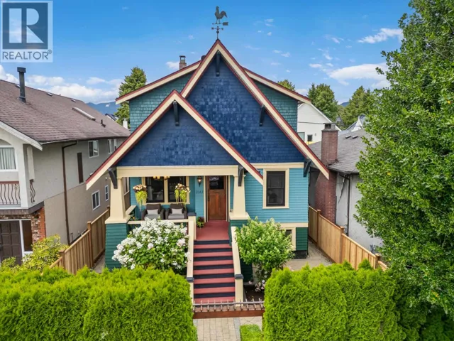 3183 ADANAC STREET, Vancouver, British Columbia V5K2N8
