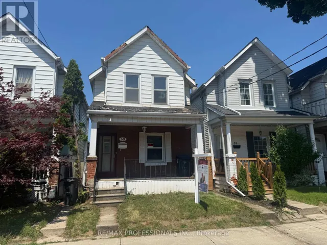 39 HOLLEY AVENUE, Toronto (Weston), Ontario M9N2C4