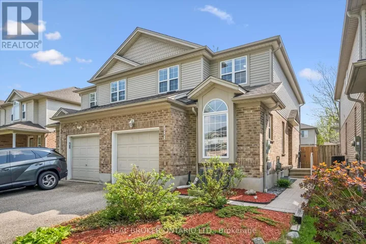 511 DANSBURY DRIVE, Waterloo, Ontario N2K4K8