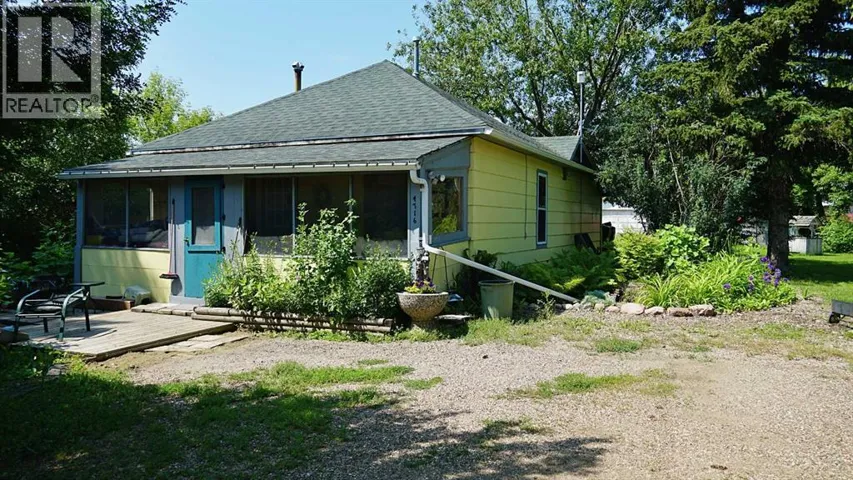 4716 49 Street, Mannville, Alberta T0B2W0