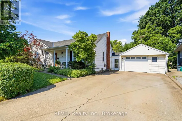 136 POWERVIEW AVENUE, St. Catharines (Western Hill), Ontario L2S1X4