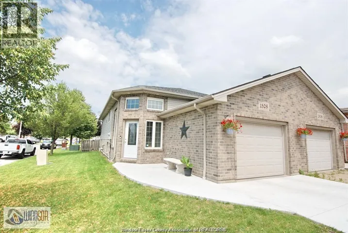 1526 HIGHNOON DRIVE, Windsor, Ontario N9G3B6