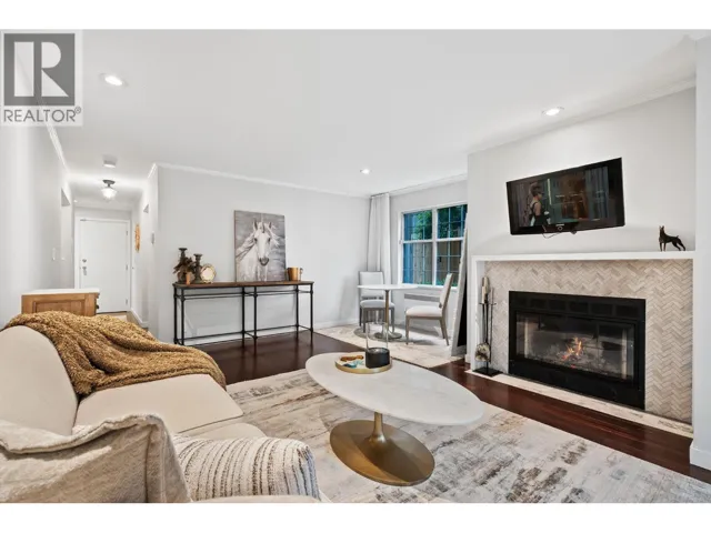 104 925 W 15TH AVENUE, Vancouver, British Columbia V5Z1S1