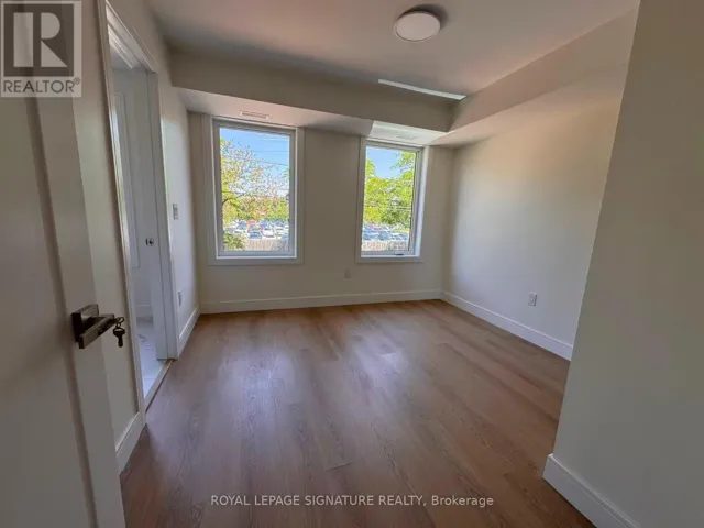 4 - 53 BISHOP AVENUE, Toronto (Newtonbrook East), Ontario M2M1Z4