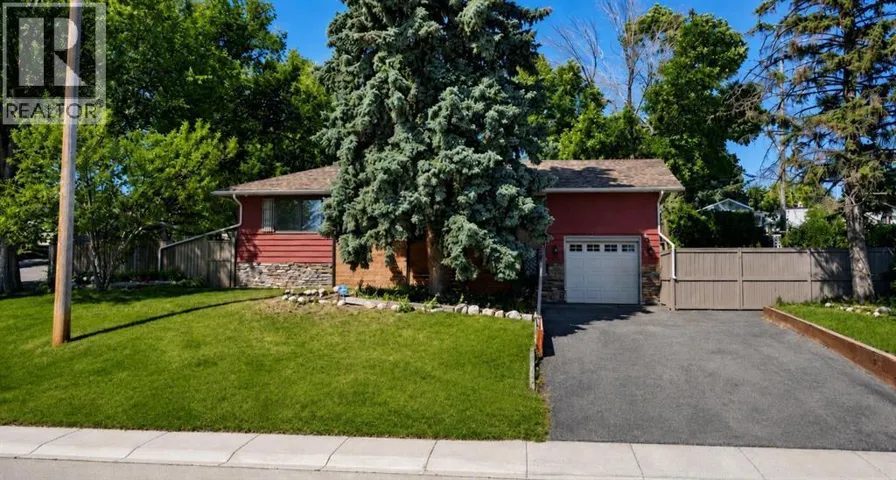 5923 Thorncliffe Drive NW, Calgary, Alberta T2K2Z9