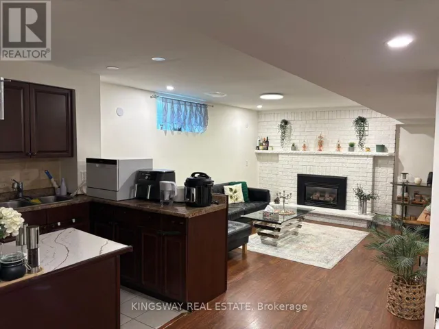 A-LOWER UNIT - 31 OXFORD STREET, Richmond Hill (Mill Pond), Ontario L4C4L6
