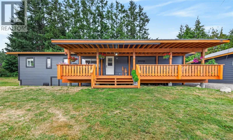 5975 Island Hwy N, Merville, British Columbia V9J1T4
