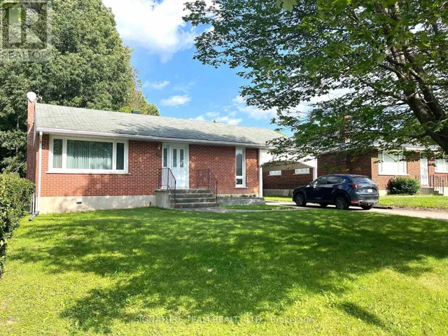 595 CECELIA STREET, Pembroke, Ontario K8A1T3