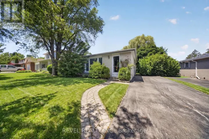 9 DELORAINE DRIVE, Brampton (Southgate), Ontario L6T1T5
