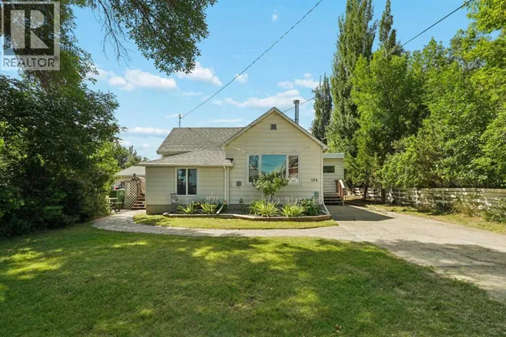 154 West 2 Avenue, Magrath, Alberta T0K1J0