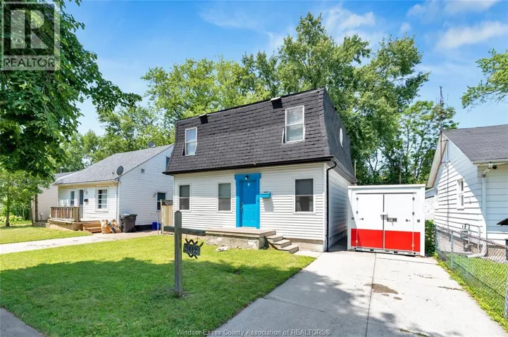 3612 Girardot, Windsor, Ontario N9C1W5