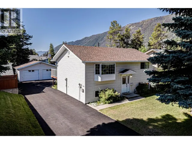 349 Pacific Yew Crescent, Sparwood, British Columbia V0B2G0