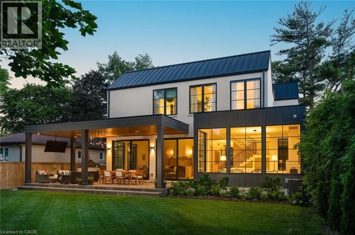 203 WEYBOURNE Road, Oakville, Ontario L6K2T7