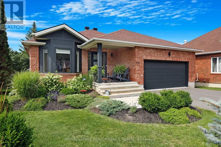 910 SANDY FOREST PLACE, Ottawa, Ontario K1V1R5