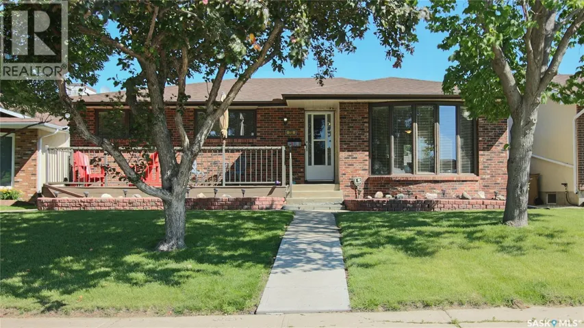 70 HAWKES AVENUE, Regina, Saskatchewan S4X1B4
