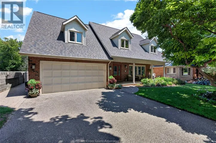 220 EASTLAWN, Windsor, Ontario N8S3G9