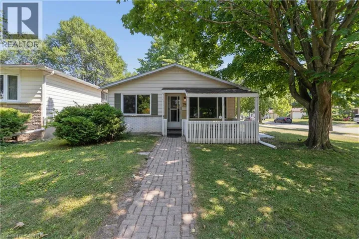 74 HELENE Crescent, Waterloo, Ontario N2L5E5