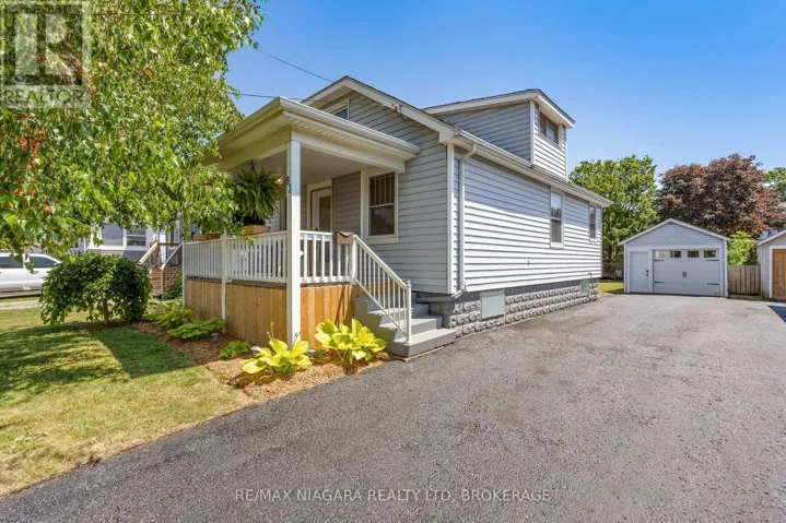 92 DELHI STREET, Port Colborne (Sugarloaf), Ontario L3K3K9