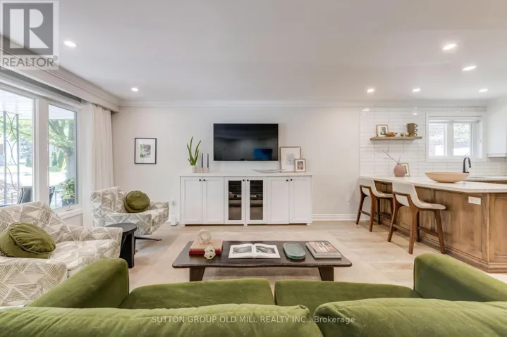 85 BONNYVIEW DRIVE, Toronto (Stonegate-Queensway), Ontario M8Y3G7