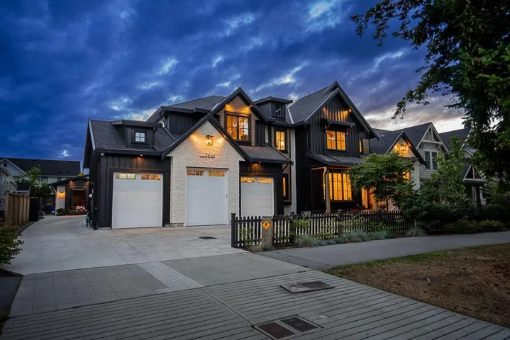 2833 204 STREET, Langley, British Columbia V2Z0B4
