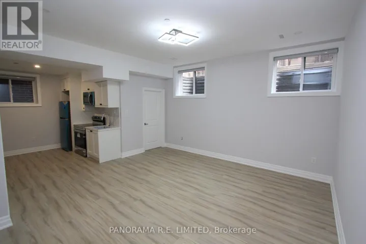 2 - 11 CRONIN DRIVE, Toronto (Islington-City Centre West), Ontario M9B4T7