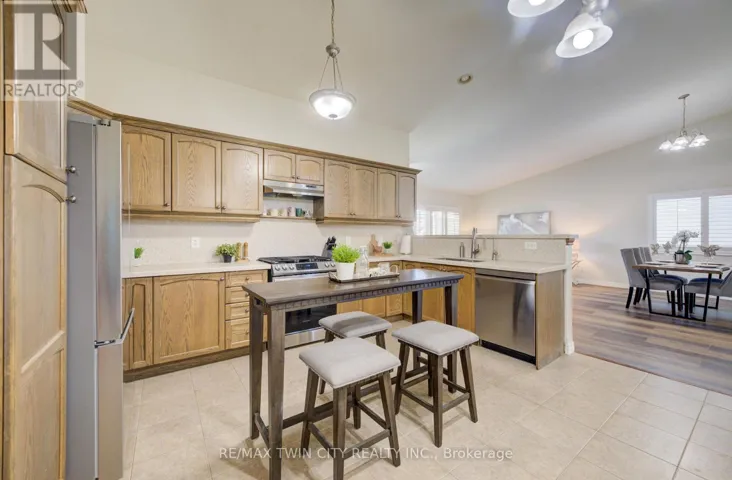 18 CHERRY AVENUE, West Lincoln (Smithville), Ontario L0R2A0