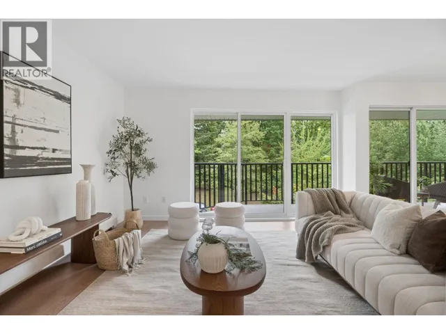 305 1945 WOODWAY PLACE, Burnaby, British Columbia V5B4S4