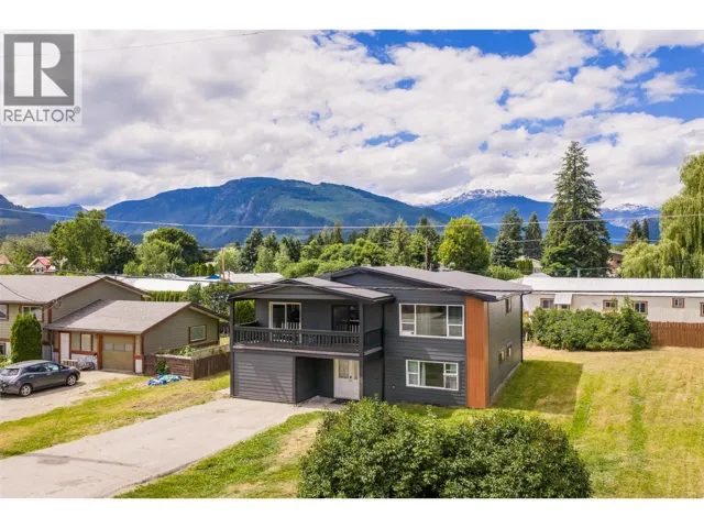 601 Barry Road, Revelstoke, British Columbia V0E2S0