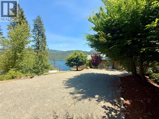 2186 West Lake Drive, Christina Lake, British Columbia V0H1E2
