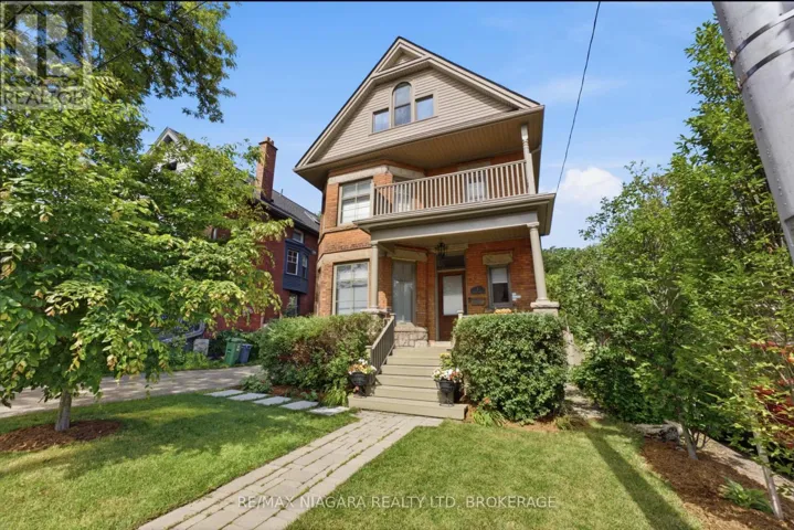 2 COTTAGE AVENUE, Hamilton (Kirkendall), Ontario L8P4G4