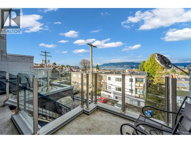 101, 201, PH 2065 W 4TH AVENUE, Vancouver, British Columbia V6J1N3