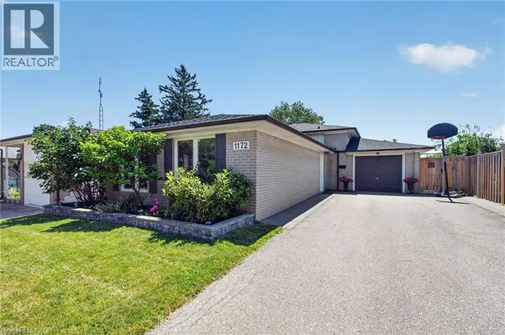 1172 CHADA Avenue, Mississauga, Ontario L5C1P9