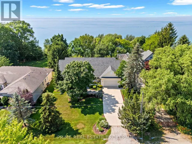 4710 LAKESIDE STREET, Plympton-Wyoming (Plympton Wyoming), Ontario N0N1J6