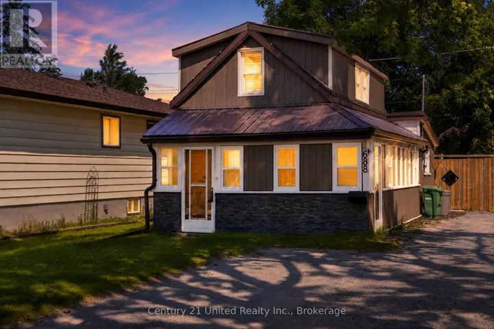 688 ST MARYS STREET, Peterborough (Otonabee Ward 1), Ontario K9J4G9