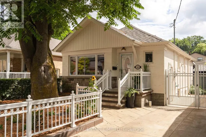 505 CALEDONIA ROAD, Toronto (Caledonia-Fairbank), Ontario M6E4V1